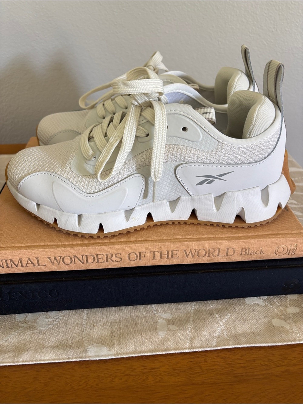 Reebok White Sneakers Zig Dynamica Women’s Size USA 8 - Picture 4 of 6